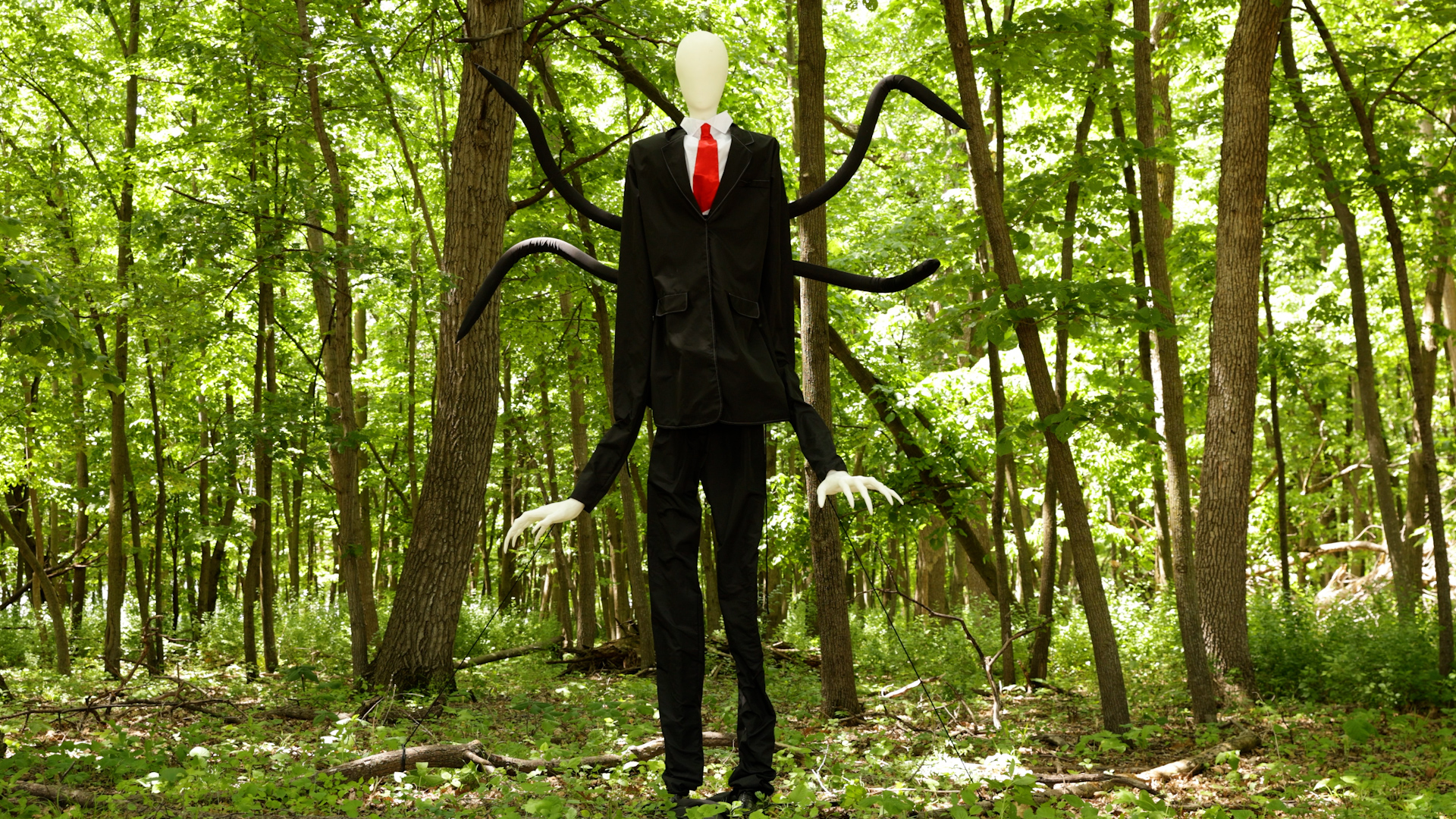 FUN96815 12 ft Slenderman Animatronic Decoration